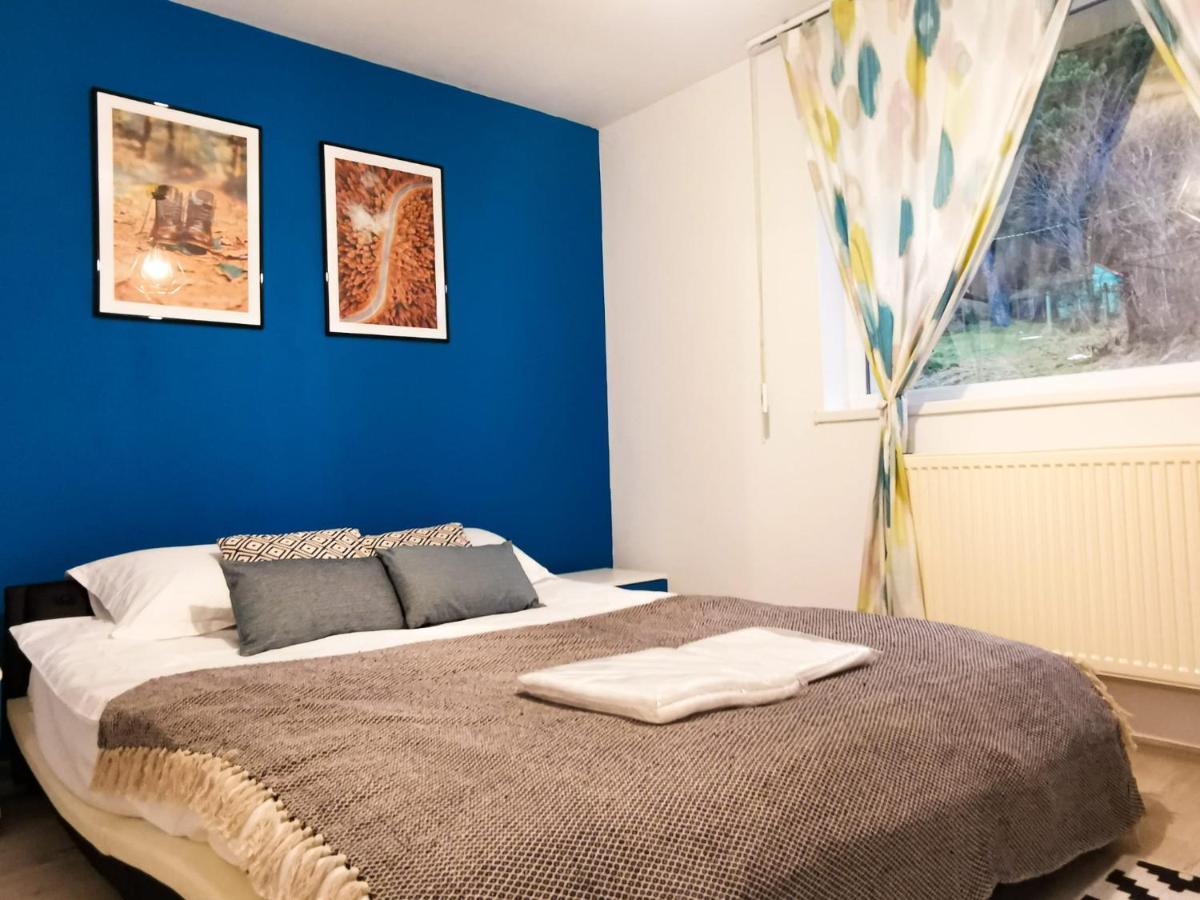 105500 Apartment Buşteni Buitenkant foto