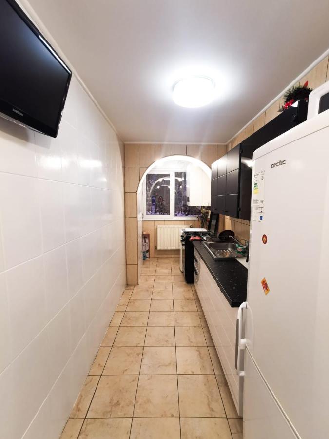 105500 Apartment Buşteni Buitenkant foto