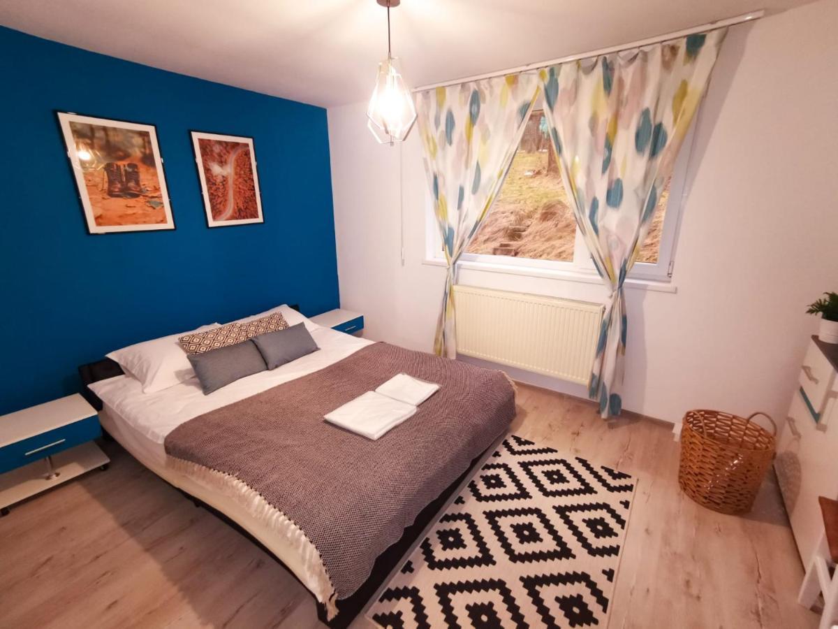 105500 Apartment Buşteni Buitenkant foto