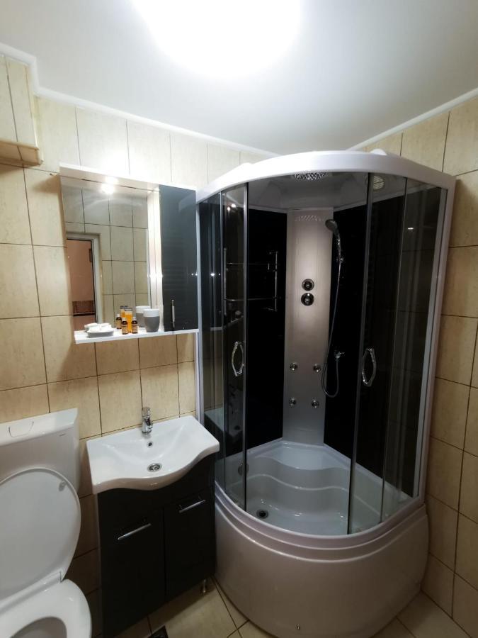 105500 Apartment Buşteni Buitenkant foto